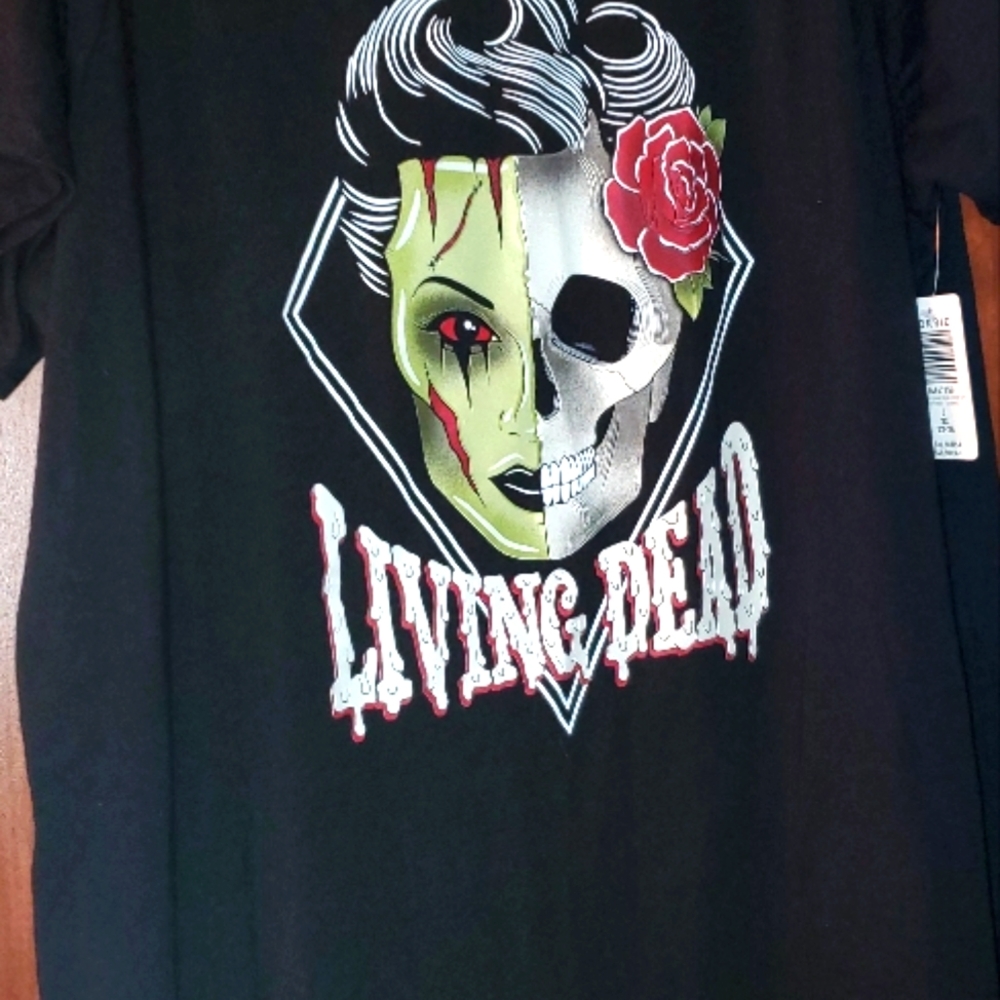 Torrid Sz 3 Living Dead Shirt